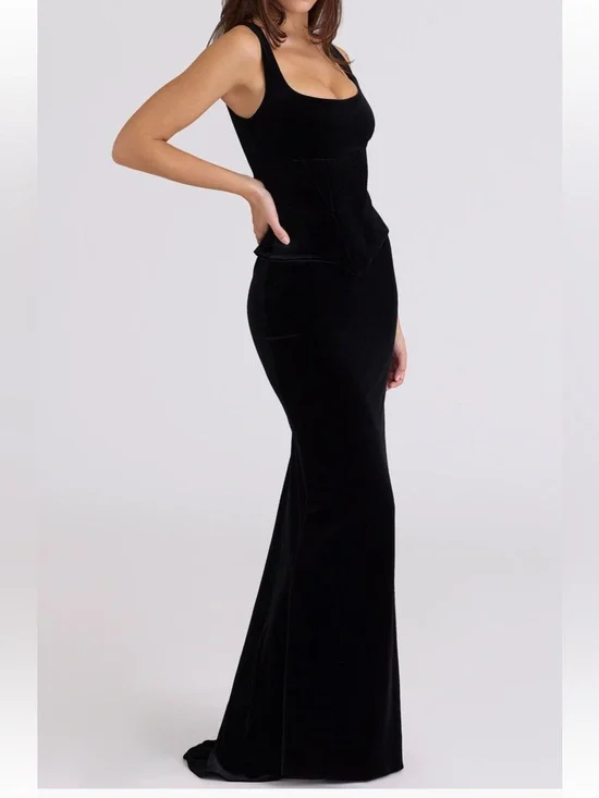 House of CB Yasmina Corset Black Velvet Gown - Picture 2 of 8